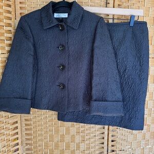 Tahari Arthur S. Levine‎ Floral Style Black 2 Piece Suit Women's 6P